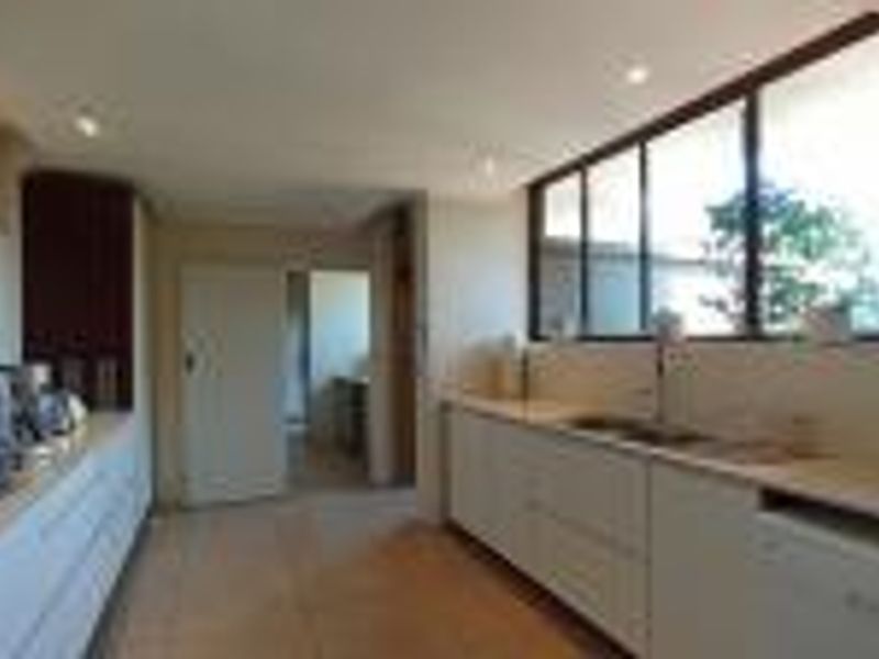 Spacious 6-Bedroom Family Home with Flatlet & 5 Garages | Bank-Assisted Sale - Photo 3