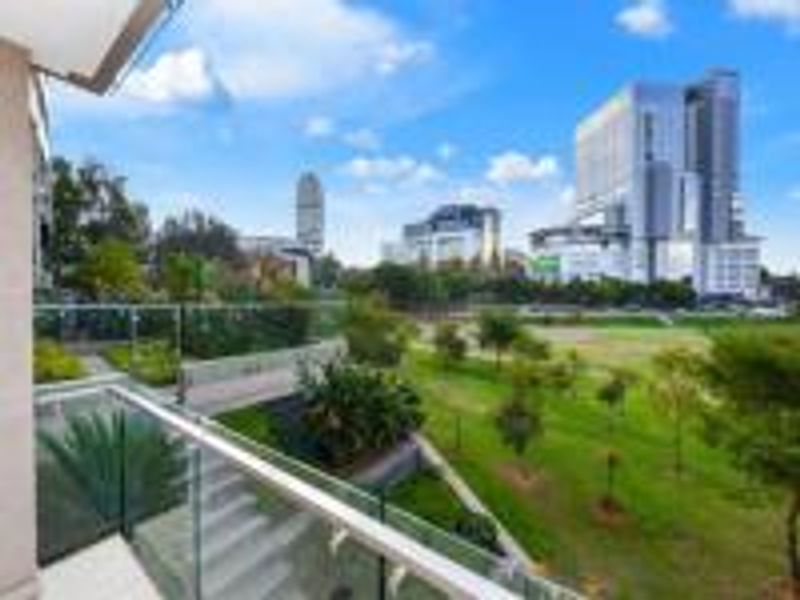 Luxury 1-Bedroom Apartment Lifestyle Living - Photo 4