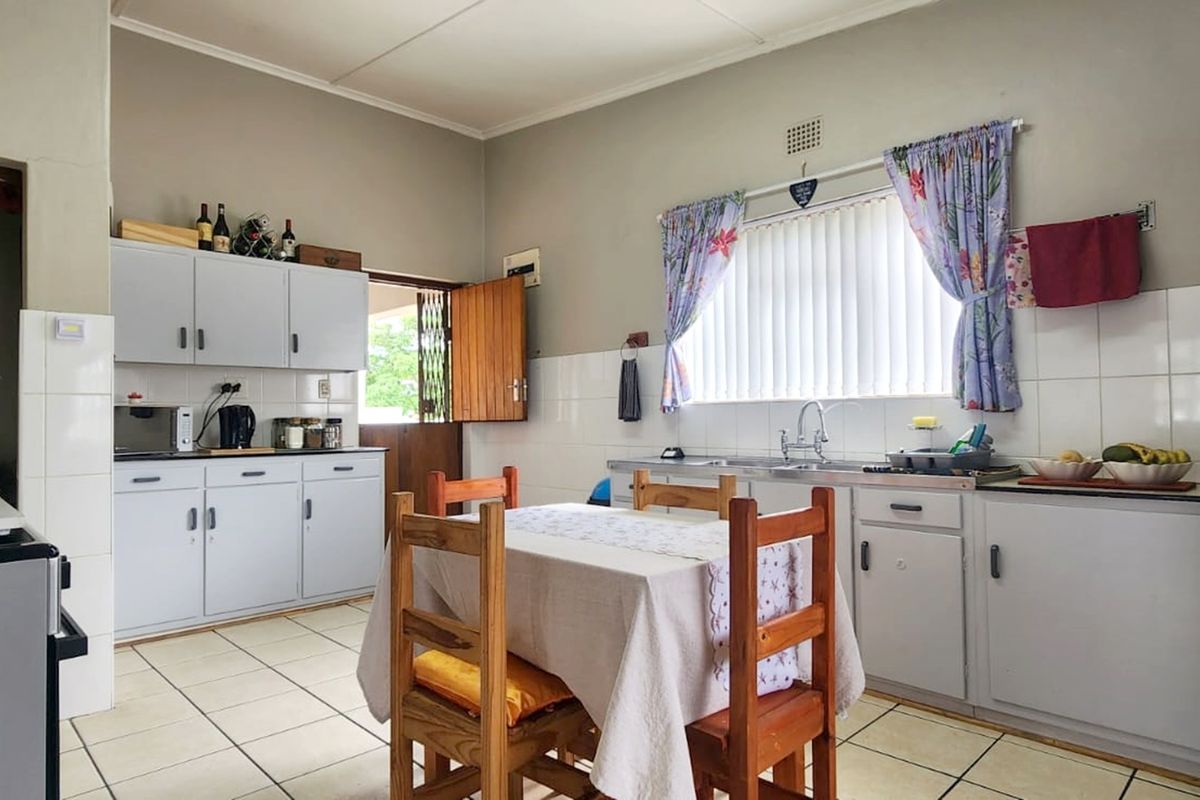 Centrally Located Property with Multiple Possibilities - Photo 5