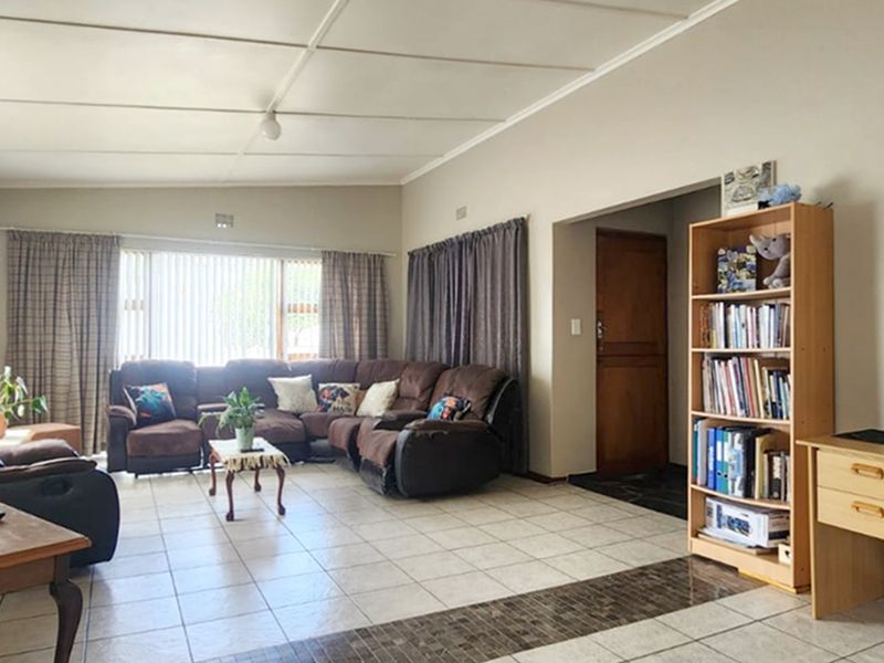 Centrally Located Property with Multiple Possibilities - Photo 3