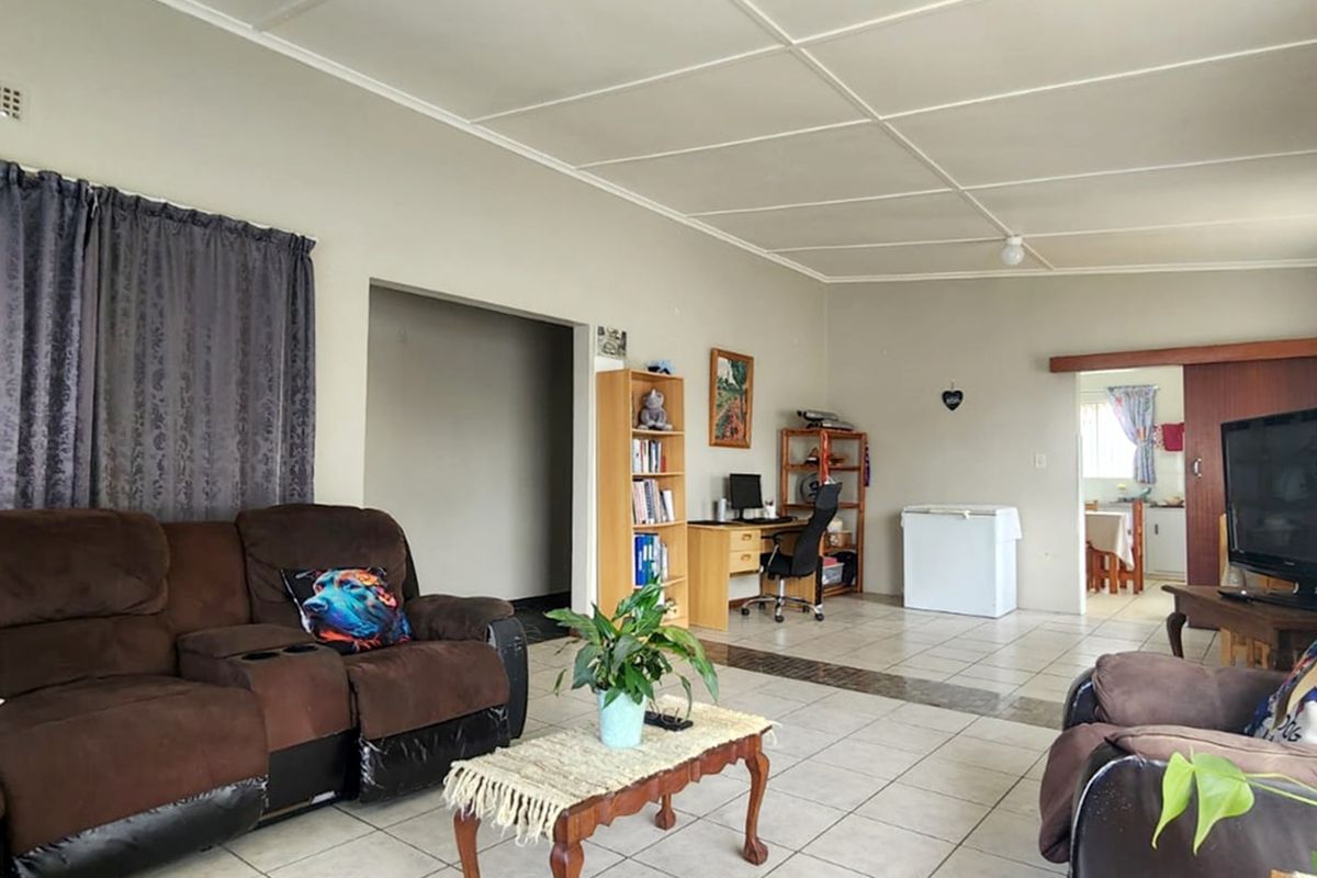 Centrally Located Property with Multiple Possibilities - Photo 2