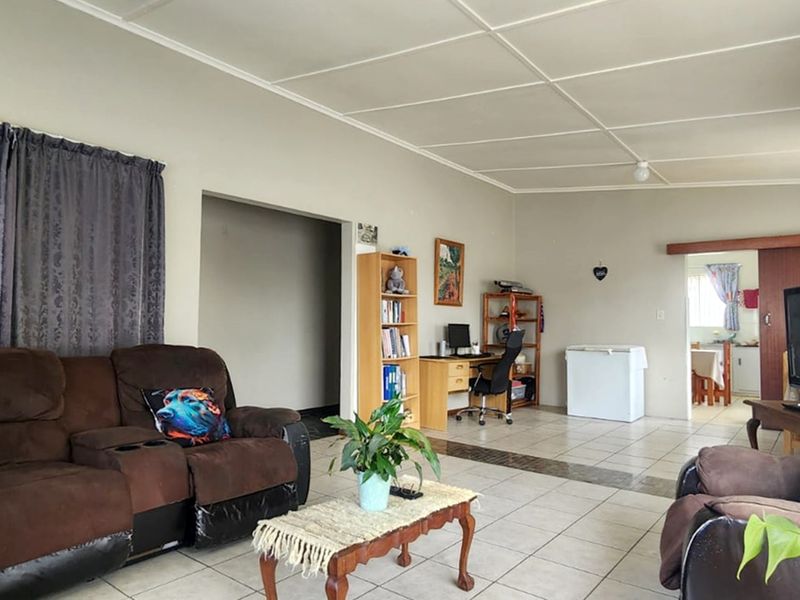 Centrally Located Property with Multiple Possibilities - Photo 2