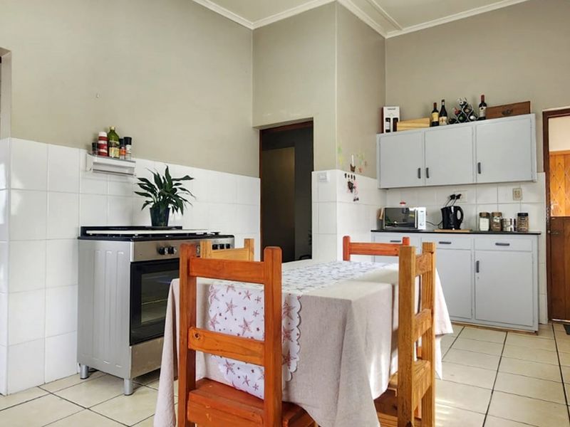 Centrally Located Property with Multiple Possibilities - Photo 6