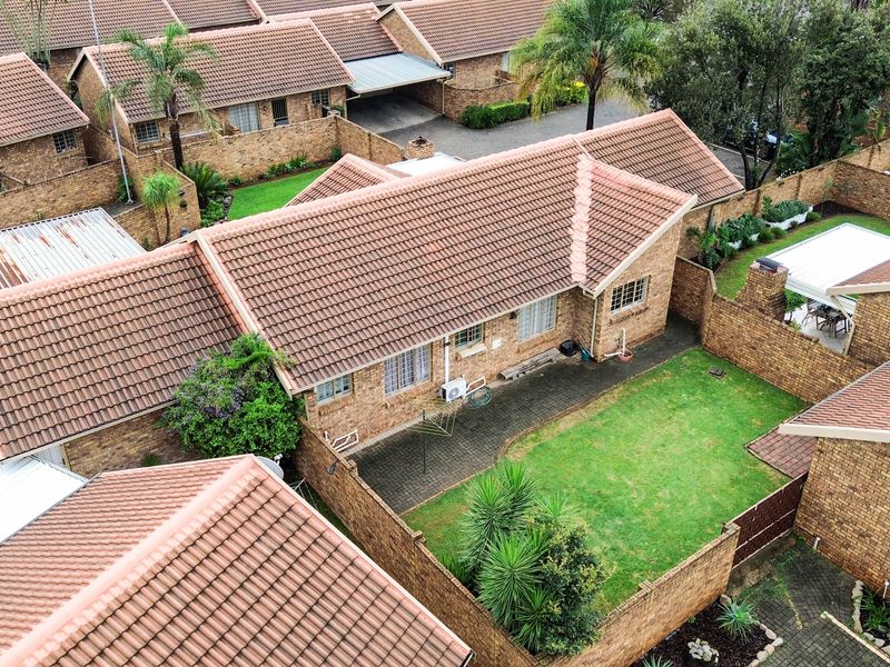 Bidding to start from R950 000!! Live Auction!! Townhouse 3bed,2bath - Pet friendly - Photo 10