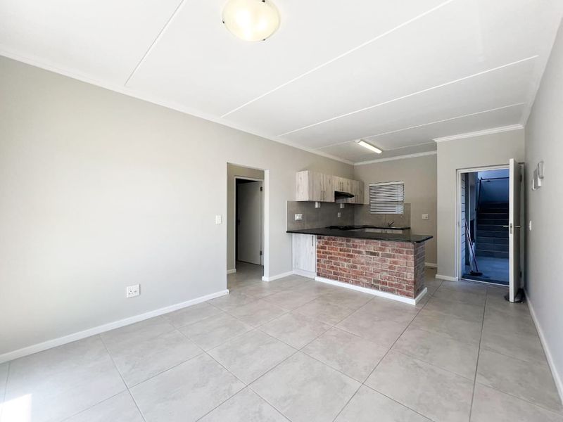 Two bedroom First Floor Unit With Balcony! - Photo 3