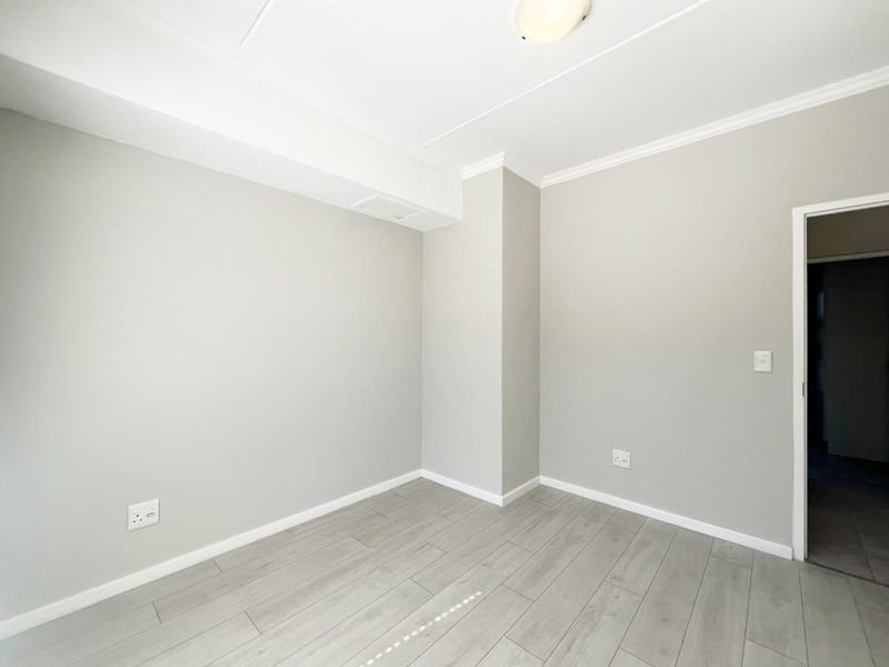 Two bedroom First Floor Unit With Balcony! - Photo 9