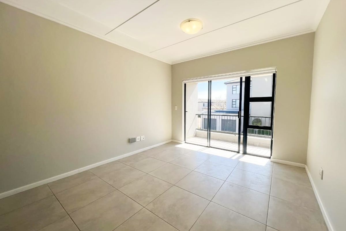 Two bedroom First Floor Unit With Balcony! - Photo 5