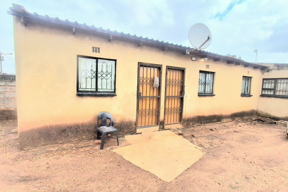 RDP house with 2 outside rooms - Photo 4