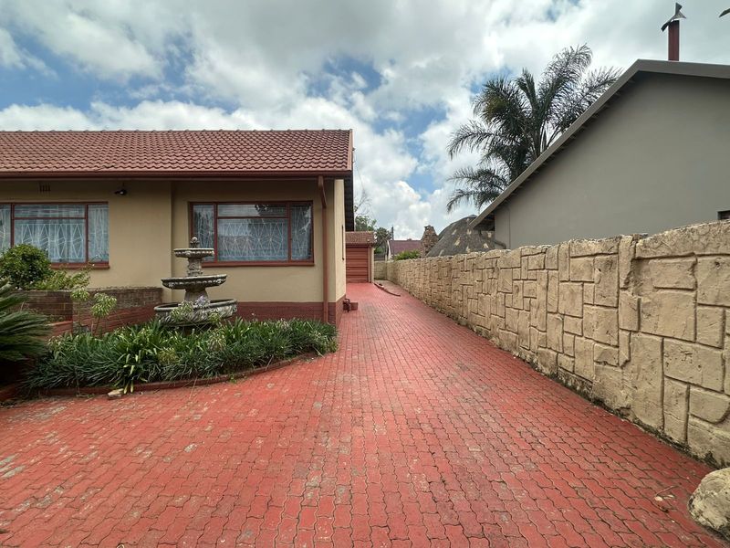 House Rental Monthly In Alberton - Photo 3