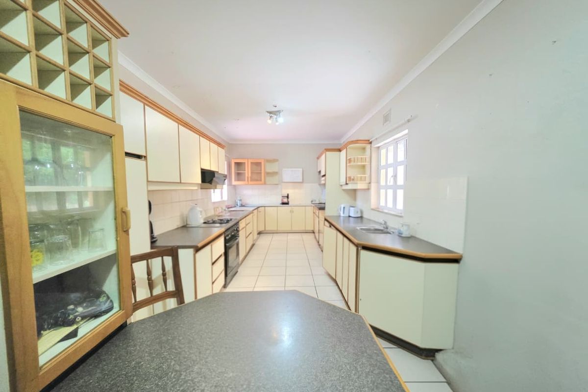 3 bedroom house - Photo 2