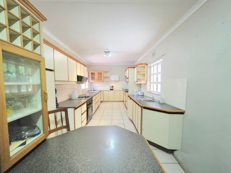 3 bedroom house - Photo 2