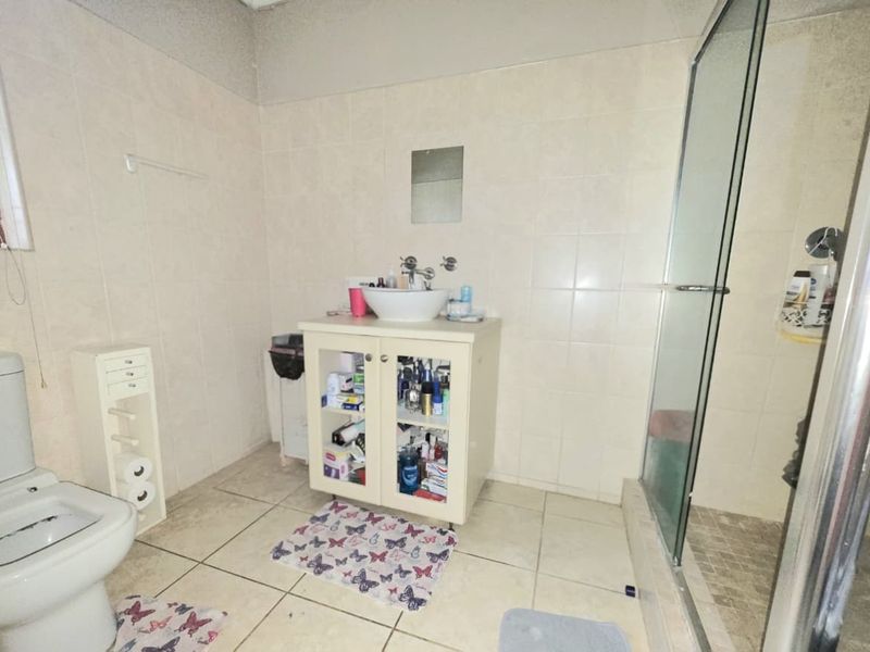 3 bedroom house - Photo 10