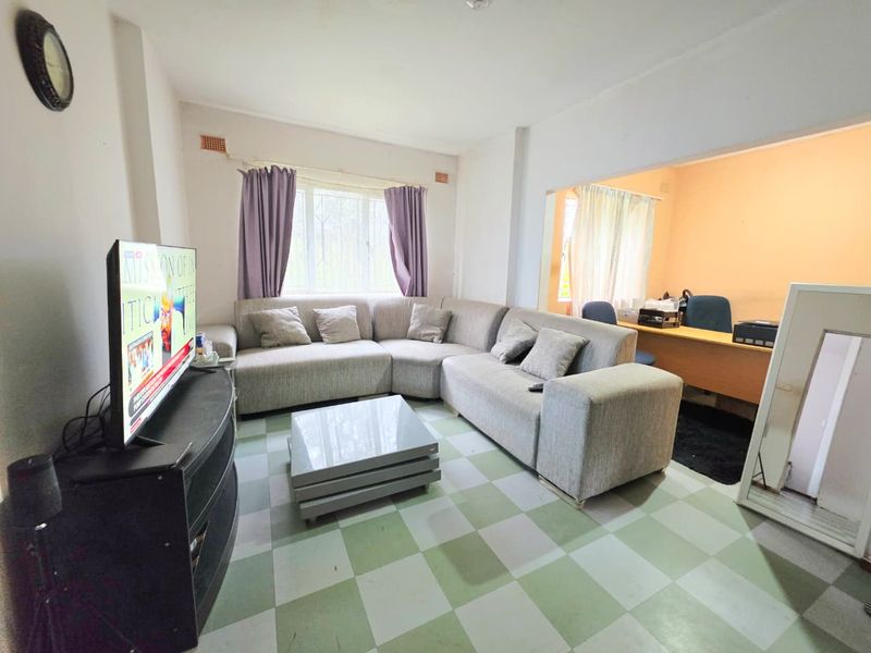 3 bedroom ground floor apartment - Photo 3
