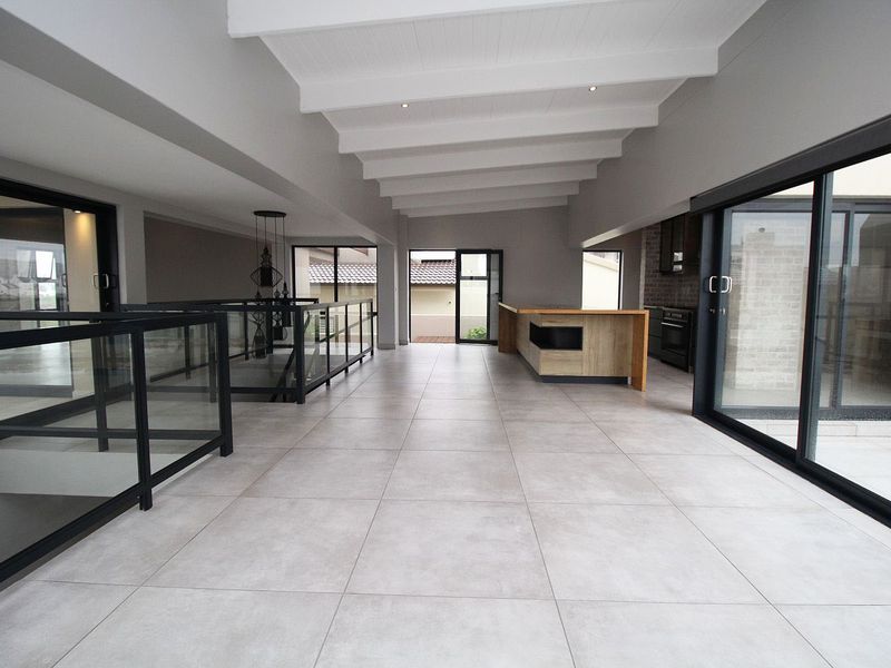 An contemporary gem with Olifantskop views in Calypso Beach Estate Langebaan - Photo 5