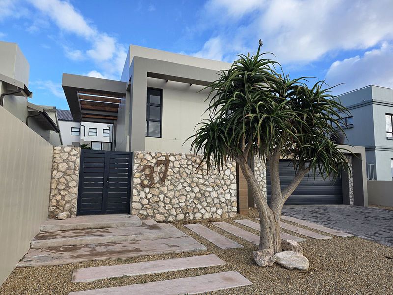 An contemporary gem with Olifantskop views in Calypso Beach Estate Langebaan - Photo 2