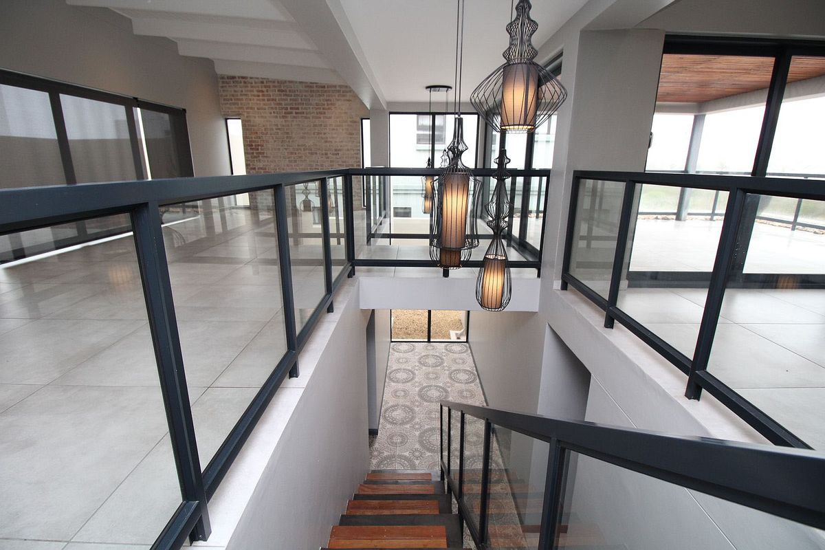 An contemporary gem with Olifantskop views in Calypso Beach Estate Langebaan - Photo 4