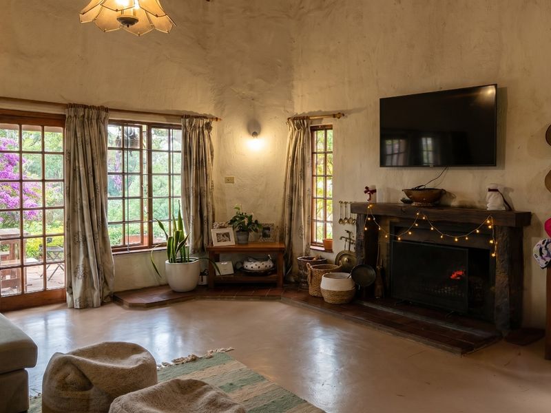 Country Charm Meets Convenience in Winterskloof - Photo 7