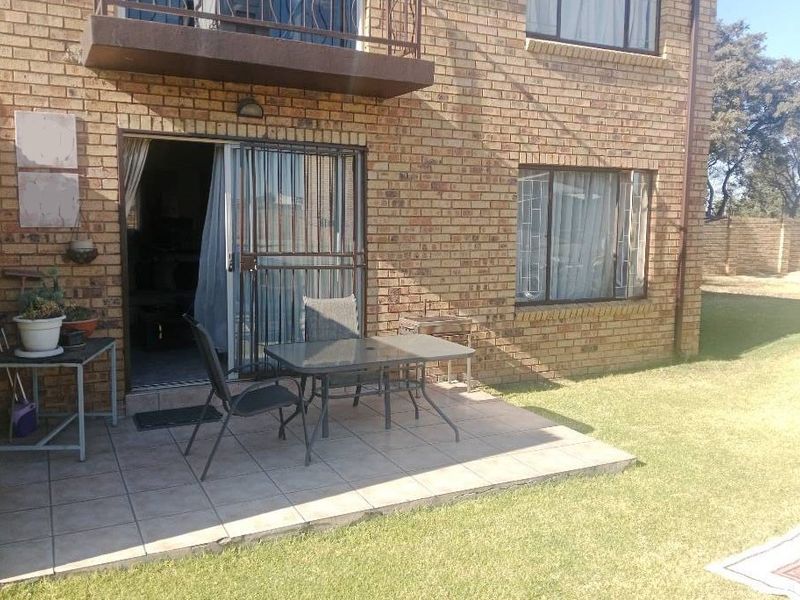 Charming 2-bedroom sectional title for sale in Ravensklip, Boksburg—your dream home awaits! - Photo 4