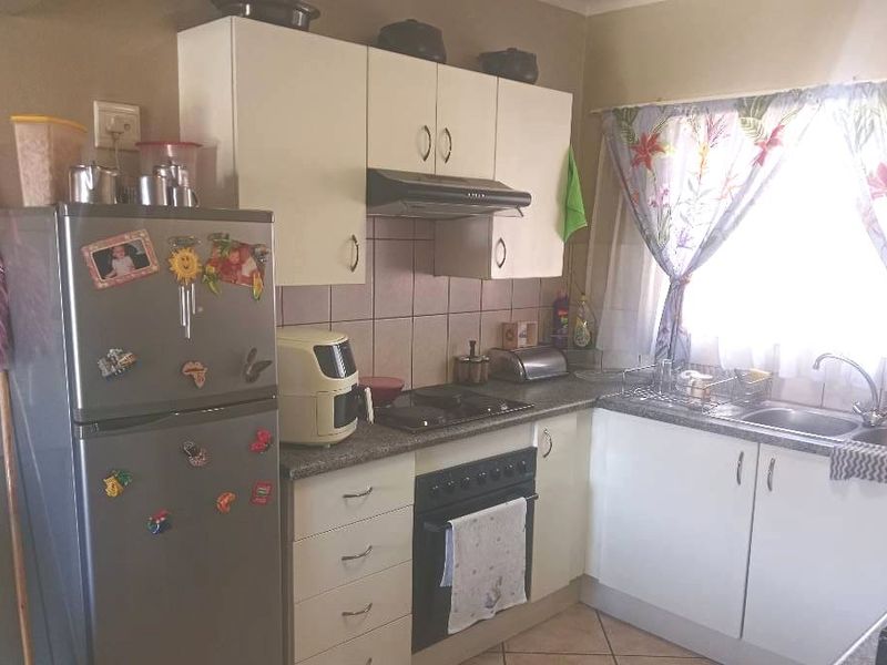 Charming 2-bedroom sectional title for sale in Ravensklip, Boksburg—your dream home awaits! - Photo 8