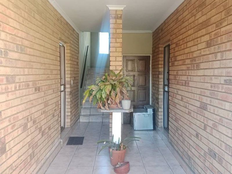 Charming 2-bedroom sectional title for sale in Ravensklip, Boksburg—your dream home awaits! - Photo 6