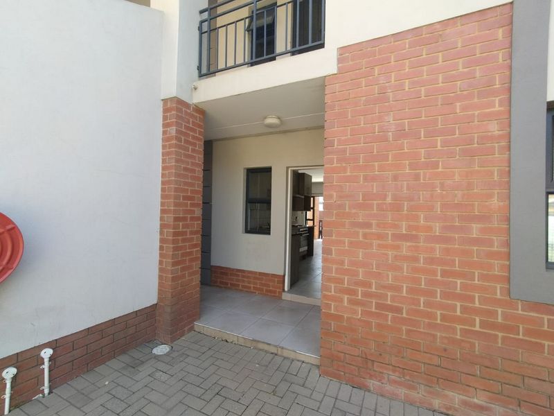 Stylish bedroom sectional title for sale in Goedeburg, Benoni—perfect for modern living and conveni - Photo 5