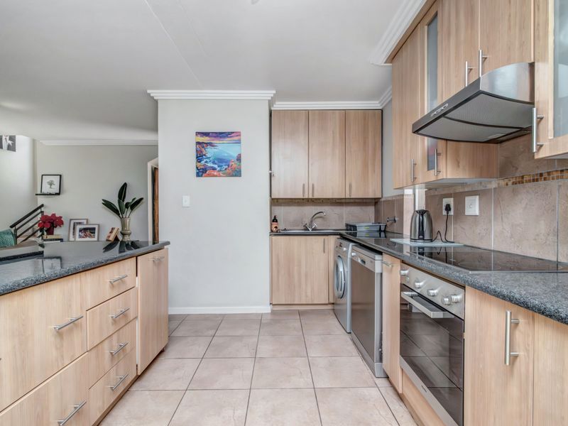 A STAND-ALONE 2 BED, 2.5 BATH DUPLEX - Photo 7