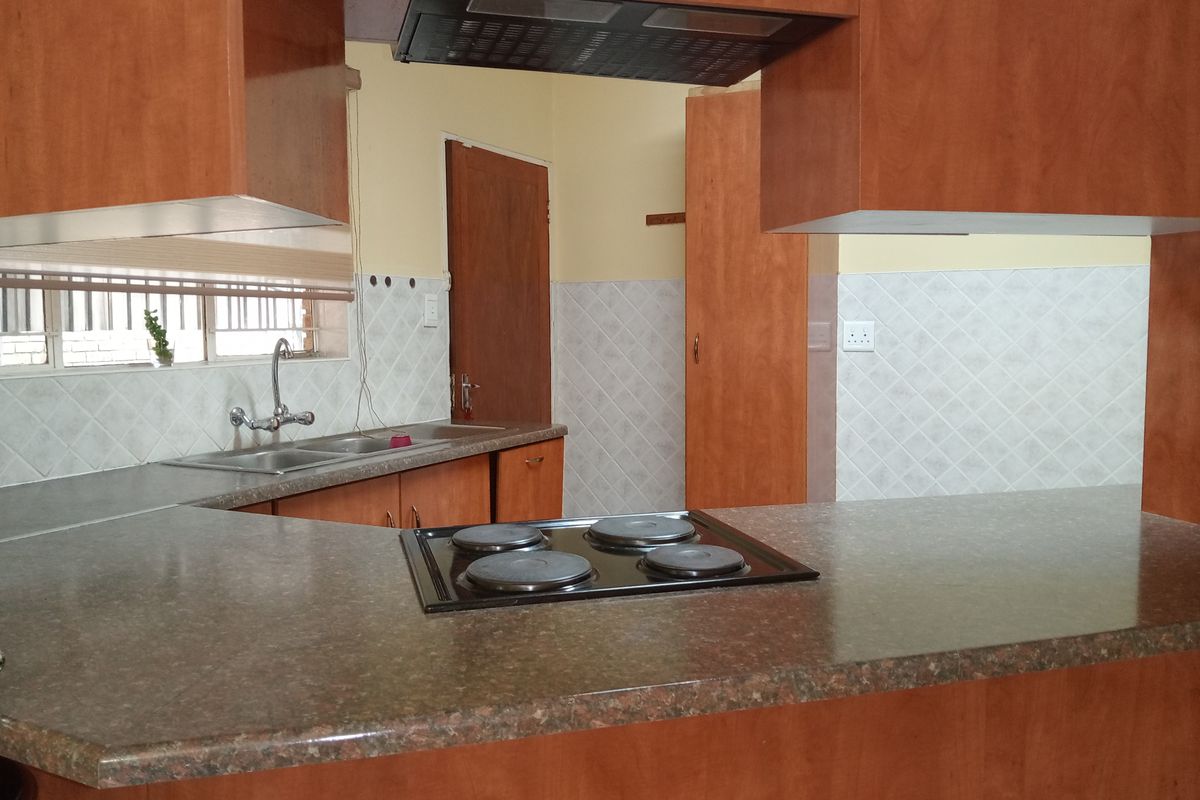 Charming House to Let in Safari Gardens - Photo 4