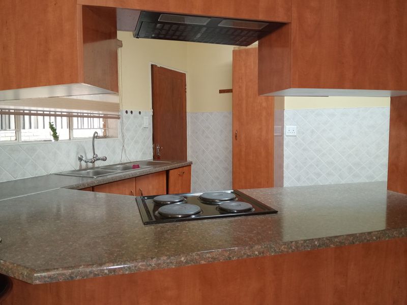 Charming House to Let in Safari Gardens - Photo 4