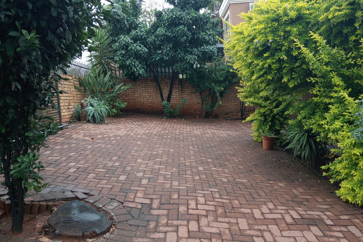 Charming House to Let in Safari Gardens - Photo 3