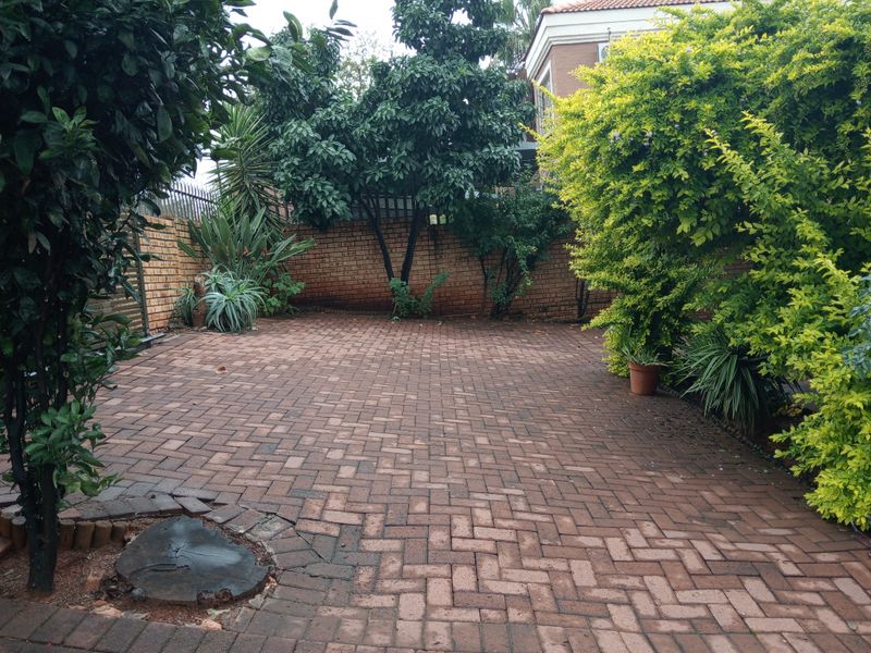 Charming House to Let in Safari Gardens - Photo 3