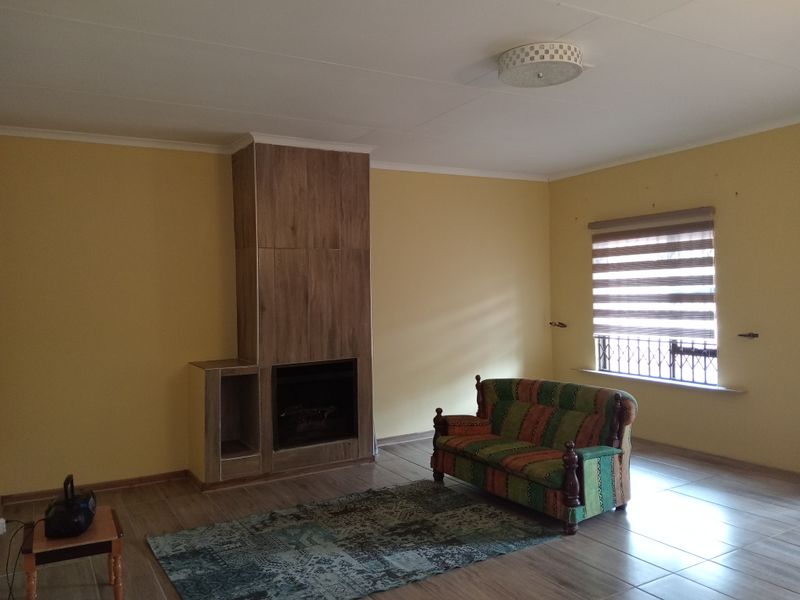 Charming House to Let in Safari Gardens - Photo 10