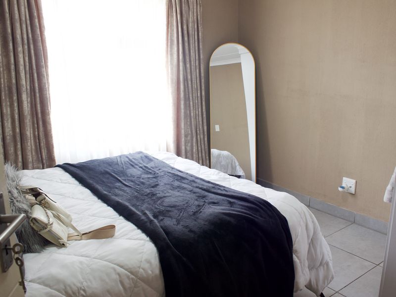 Beautiful 2 bedroom Apartment in Pomona - Photo 10