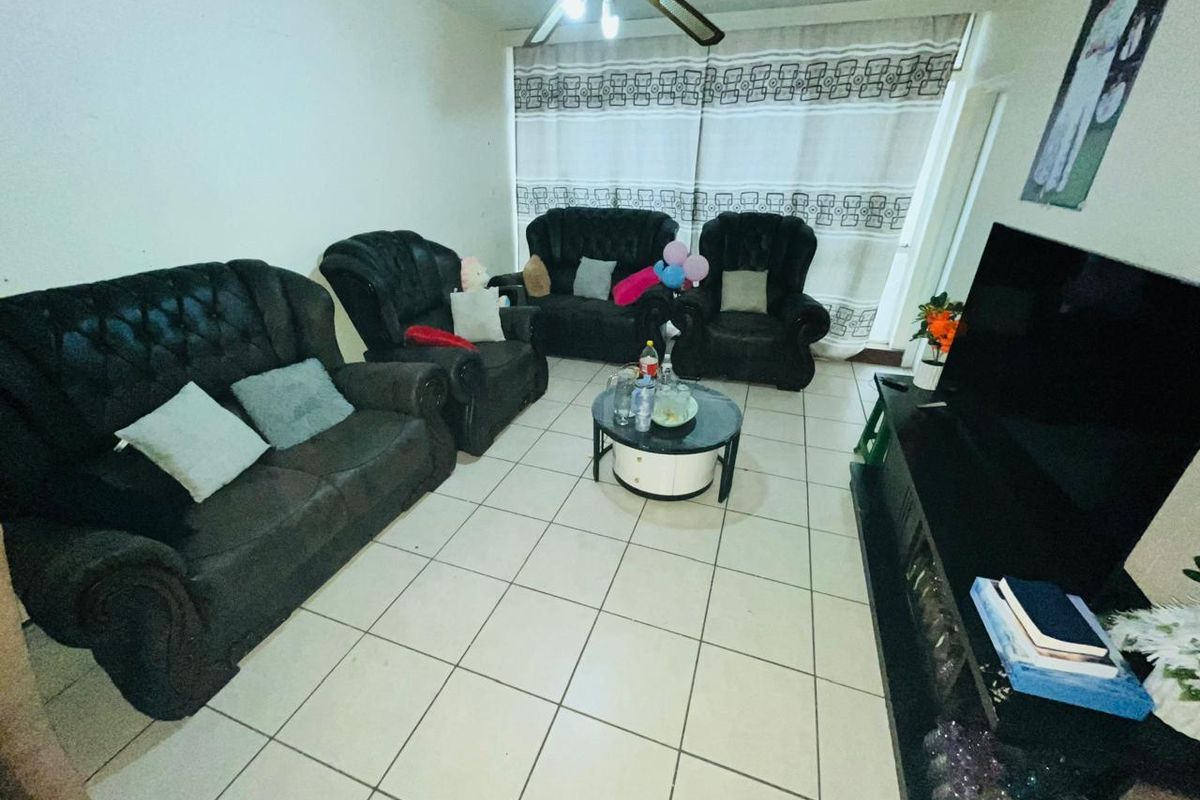 Once Again We List A Bargain - Photo 2