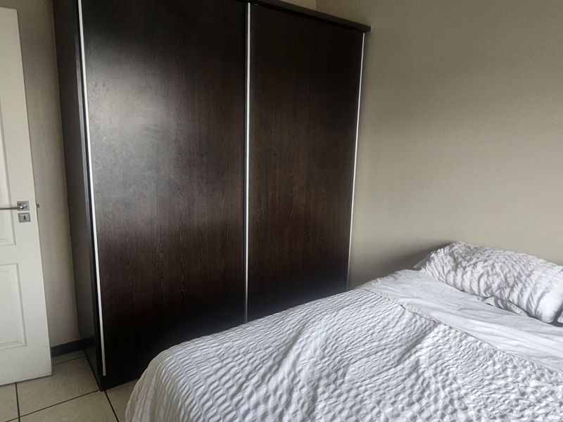 Premium Top-Floor Unit in Prime Location – A Cut Above the Rest! - Photo 10