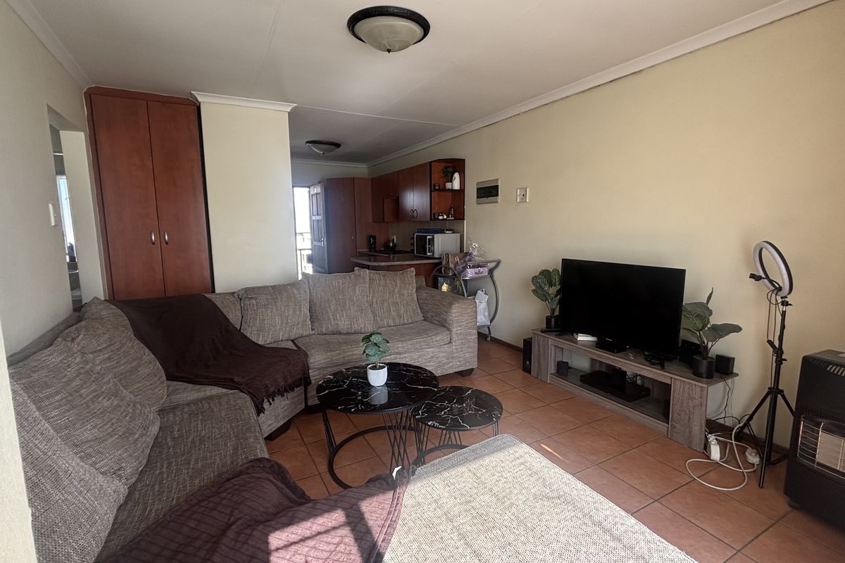 Take a look - Flat for Sale - Photo 3