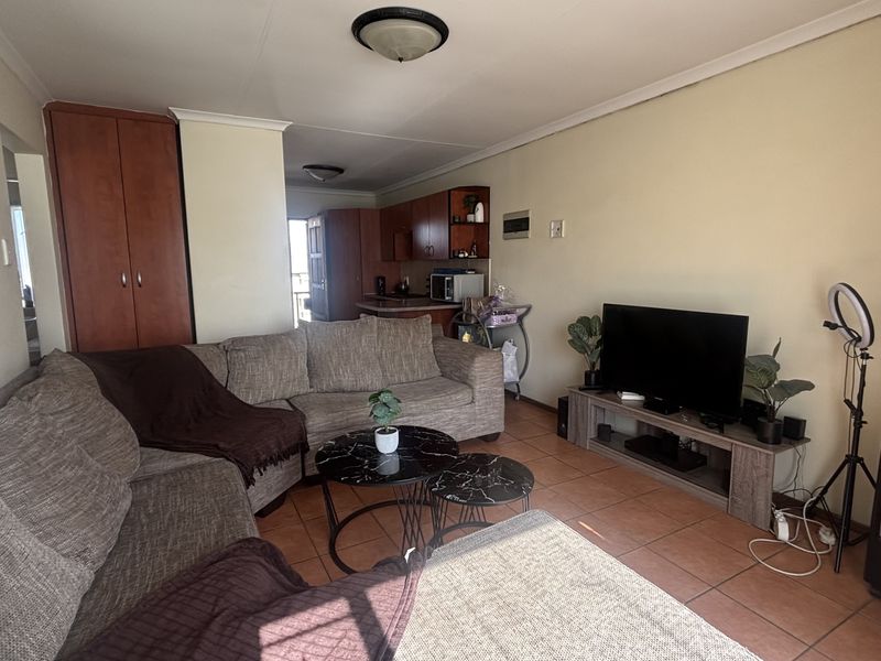 Take a look - Flat for Sale - Photo 3