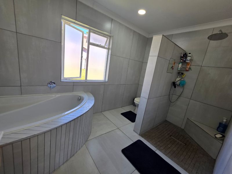 Island Living, Lagoon Views & Modern Comfort – Your Sedgefield Sanctuary Awaits - Photo 10
