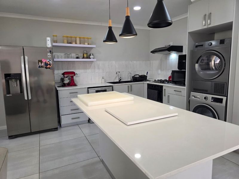 Island Living, Lagoon Views & Modern Comfort – Your Sedgefield Sanctuary Awaits - Photo 7