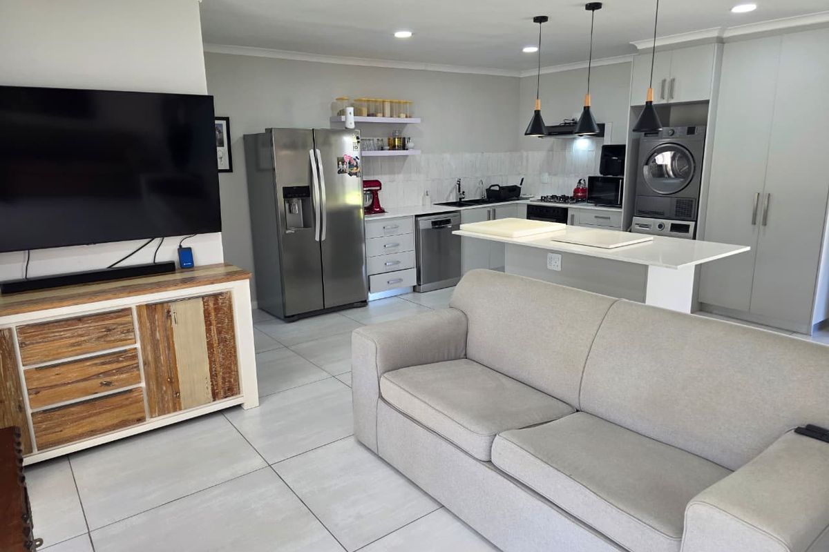 Island Living, Lagoon Views & Modern Comfort – Your Sedgefield Sanctuary Awaits - Photo 3