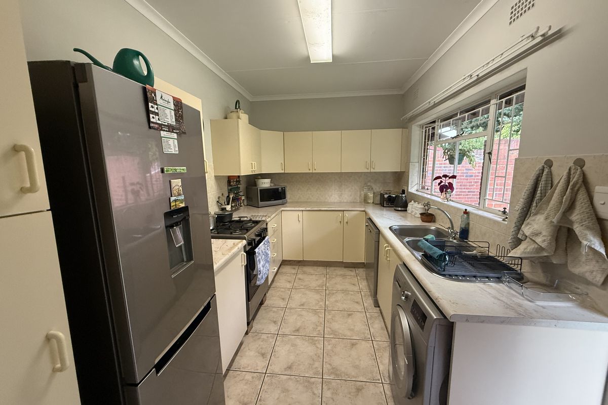 Stunning unit in Amberglen - Photo 3