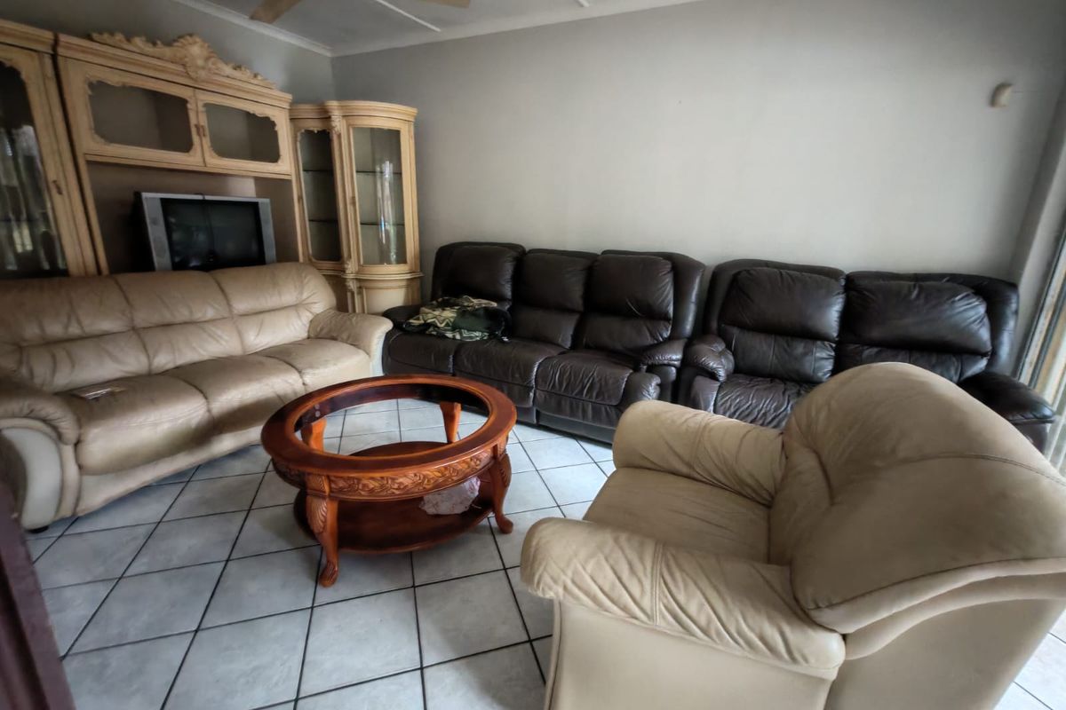 Family Home for sale in Vanderbijlpark SW1 - Photo 4