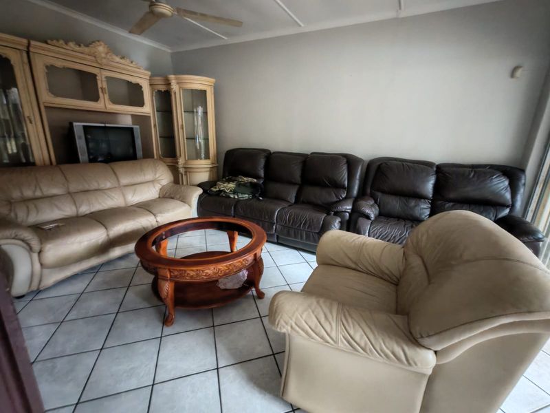 Family Home for sale in Vanderbijlpark SW1 - Photo 4