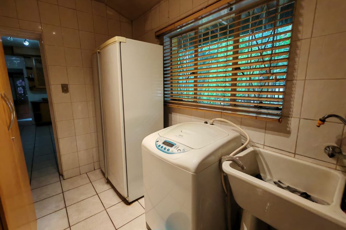 Family Home for sale in Vanderbijlpark SW1 - Photo 3