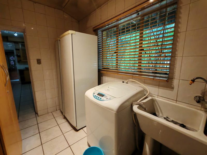 Family Home for sale in Vanderbijlpark SW1 - Photo 3