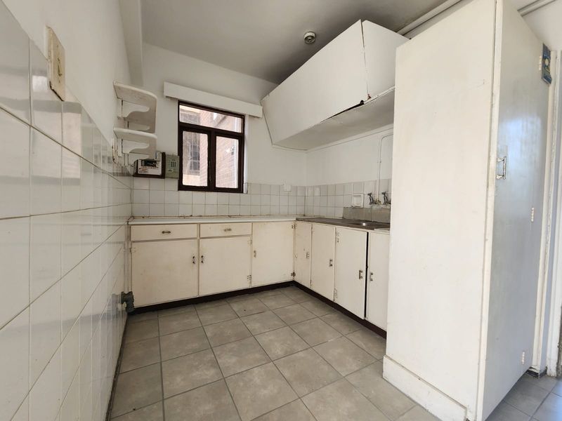 Chic Studio Living in the Heart of Quigney – Don’t Miss Out! - Photo 5