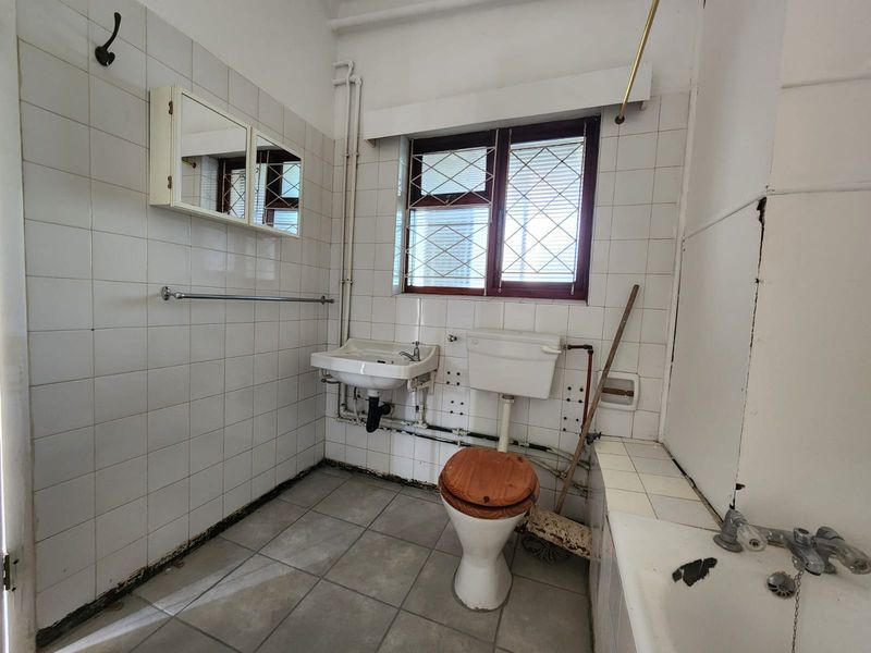 Chic Studio Living in the Heart of Quigney – Don’t Miss Out! - Photo 9