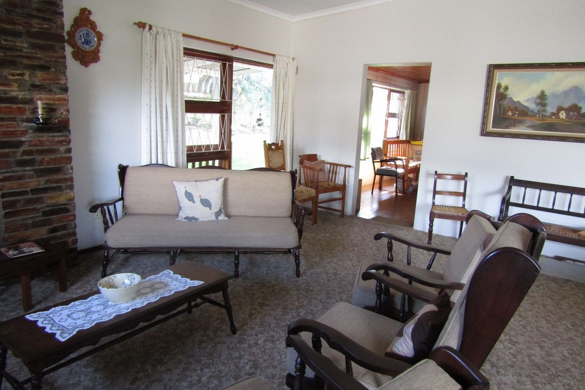 Spacious Family Home With Excellent Investment Potential - Photo 2