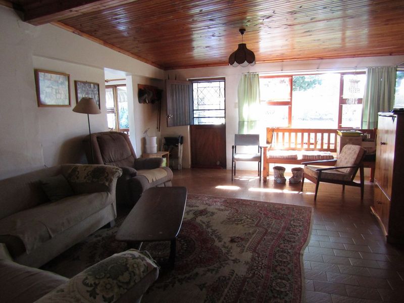 Spacious Family Home With Excellent Investment Potential - Photo 7