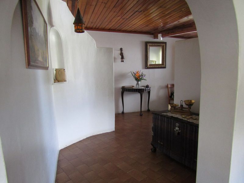 Spacious Family Home With Excellent Investment Potential - Photo 8