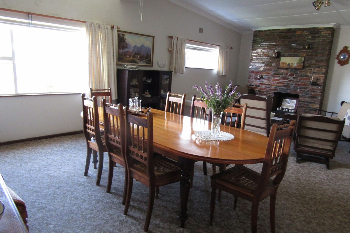 Spacious Family Home With Excellent Investment Potential - Photo 4